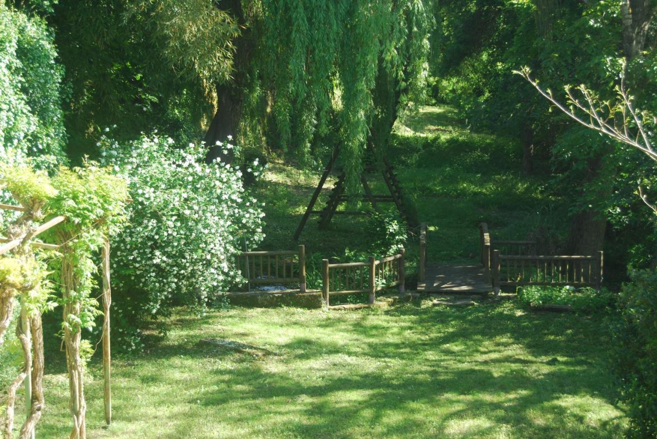 Moncrabeau Au Son De L Angelus B&B 외부 사진